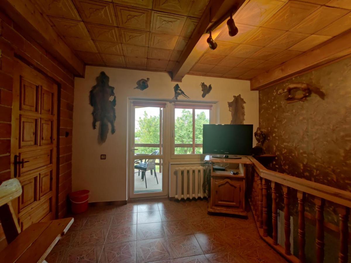 Przy Winogronie Hotel Uherce Mineralne Exterior photo