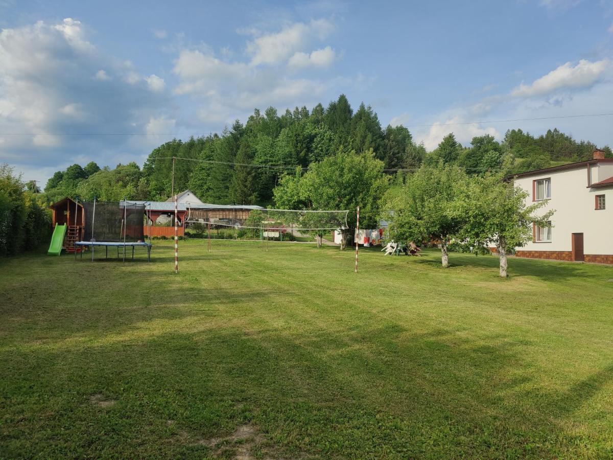 Przy Winogronie Hotel Uherce Mineralne Exterior photo